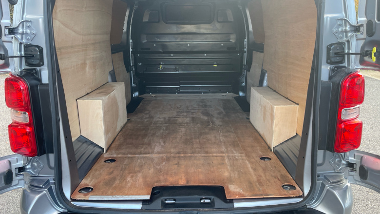 Citroen Dispatch Xl Diesel 1400 2.0 BlueHDi 145 Van Driver Edition EAT8